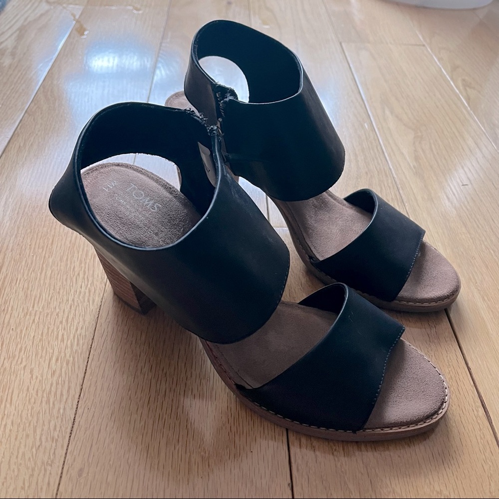 Toms Majorca cutout sandal